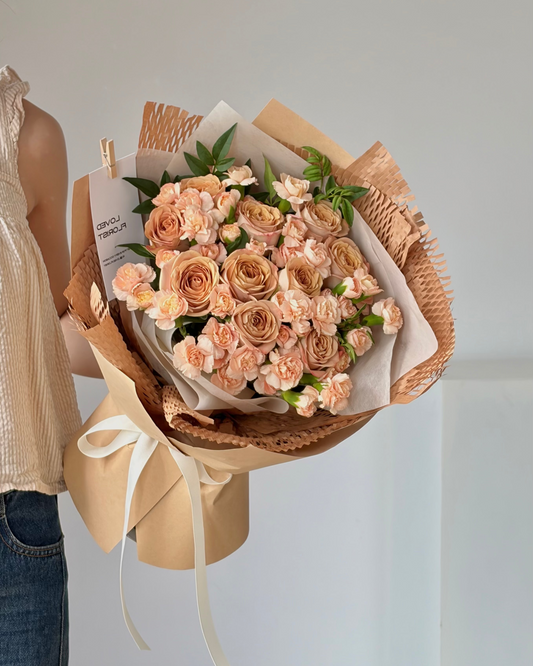 Cappuccino Rose x Mini Carnation